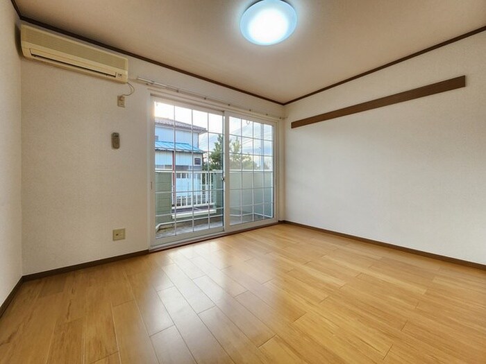 物件内観写真4　(居室)