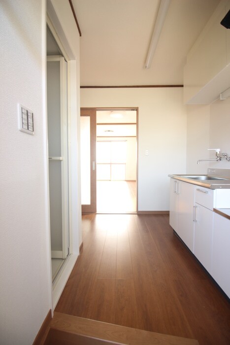 物件内観写真14　(玄関)