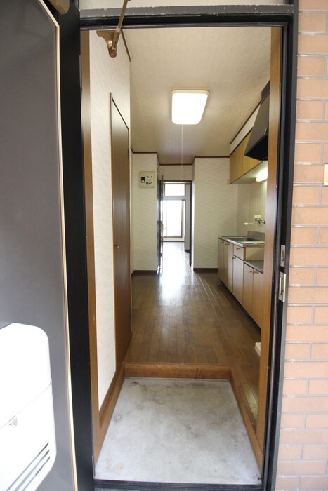 物件内観写真7　(玄関)