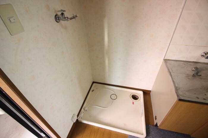 物件内観写真11　(洗濯機置場)