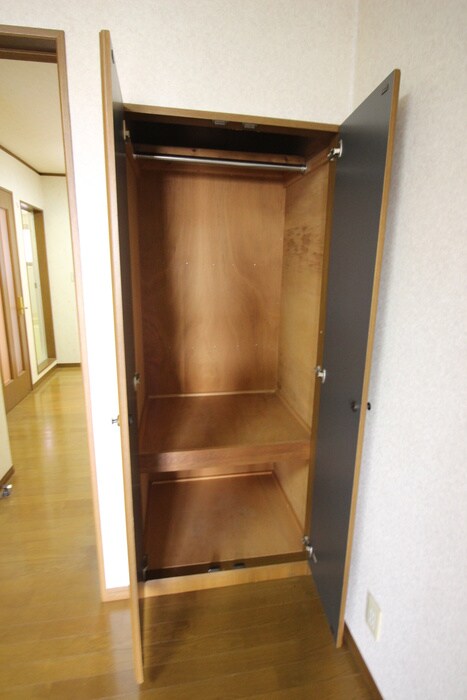 物件内観写真12　(収納)