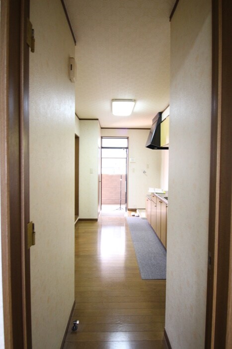 物件内観写真13　(廊下)