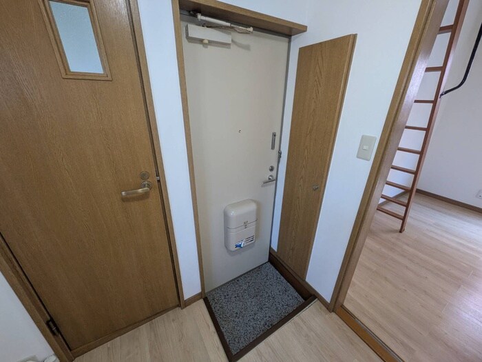 物件内観写真21　(玄関)