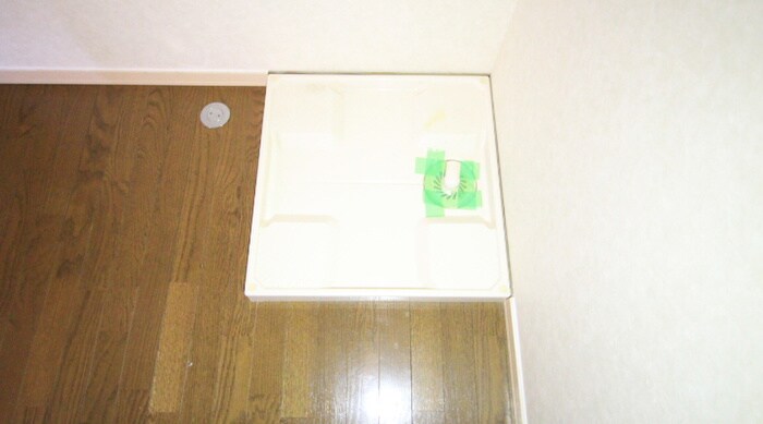 物件内観写真13　(洗濯機置場)