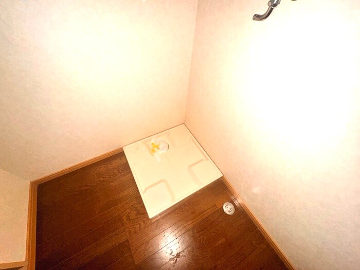 物件内観写真14　(洗濯機置場)