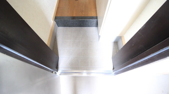 物件内観写真16　(玄関)