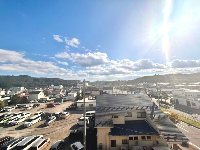 物件内観写真22　(室内からの展望)