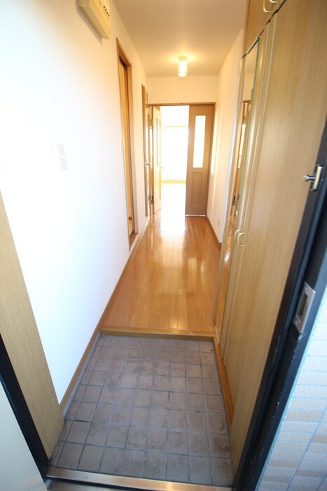 物件内観写真17　(玄関)