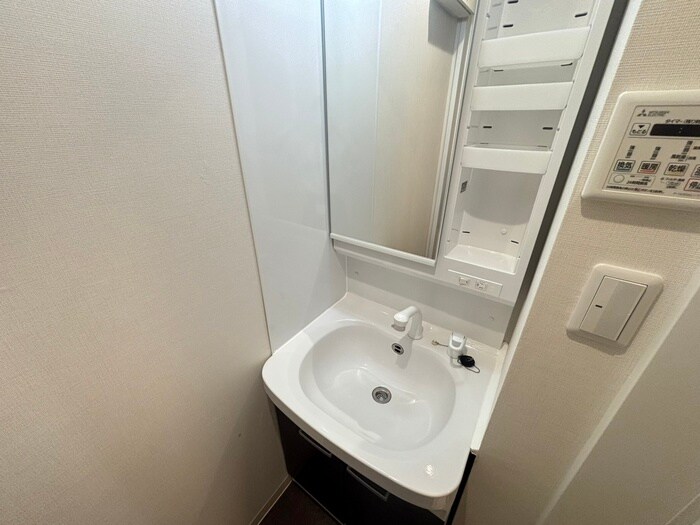 物件内観写真12　(洗面)