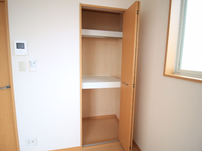 物件内観写真12　(収納)