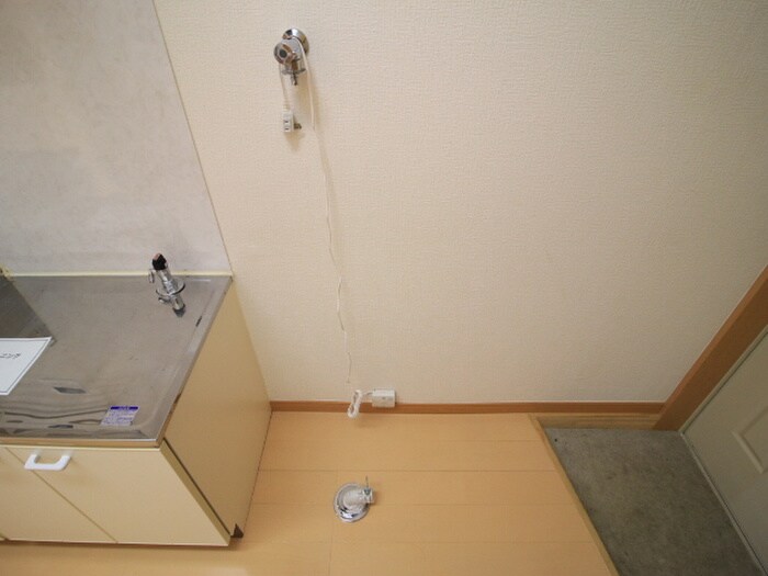 物件内観写真14　(洗濯機置場)