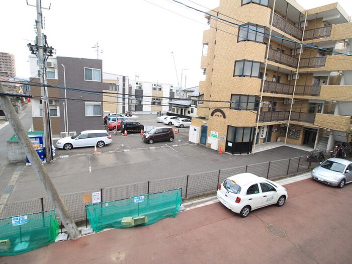 物件内観写真20　(室内からの展望)