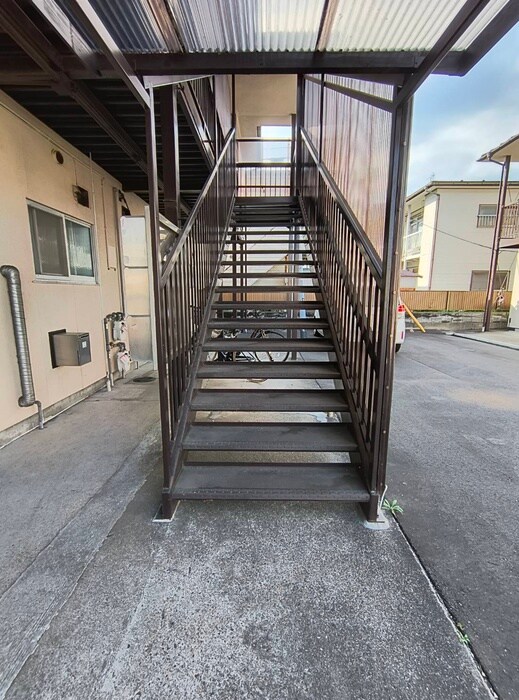 物件外観写真6　(エントランス部分)