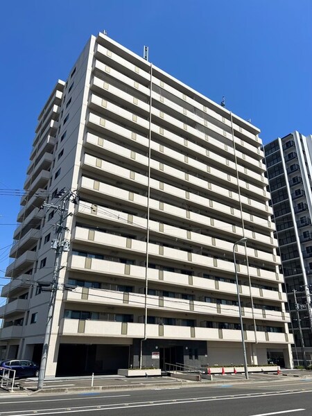 ｸﾞﾗﾝｼﾞｭ-ﾙﾏﾝｼｮﾝ高砂駅前外観写真