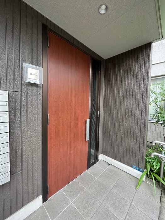 物件外観写真4　(エントランス部分)