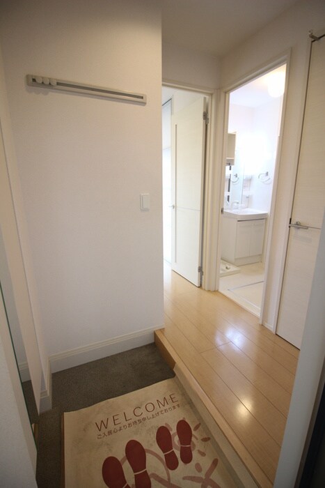 物件内観写真16　(玄関)