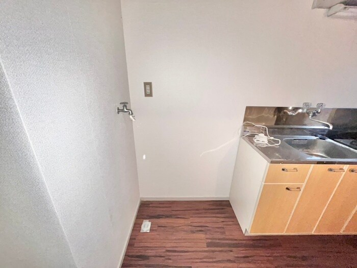 物件内観写真15　(洗濯機置場)