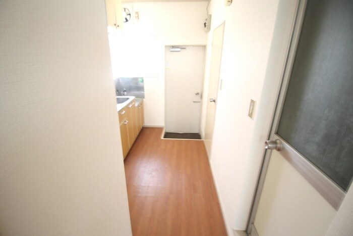 物件内観写真16　(廊下)