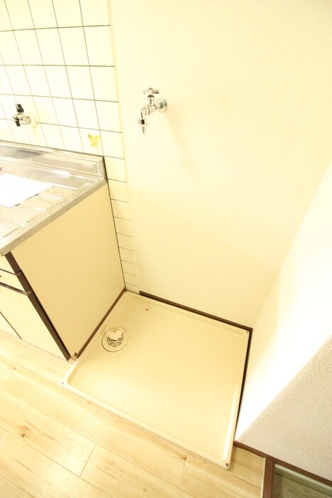 物件内観写真15　(洗濯機置場)