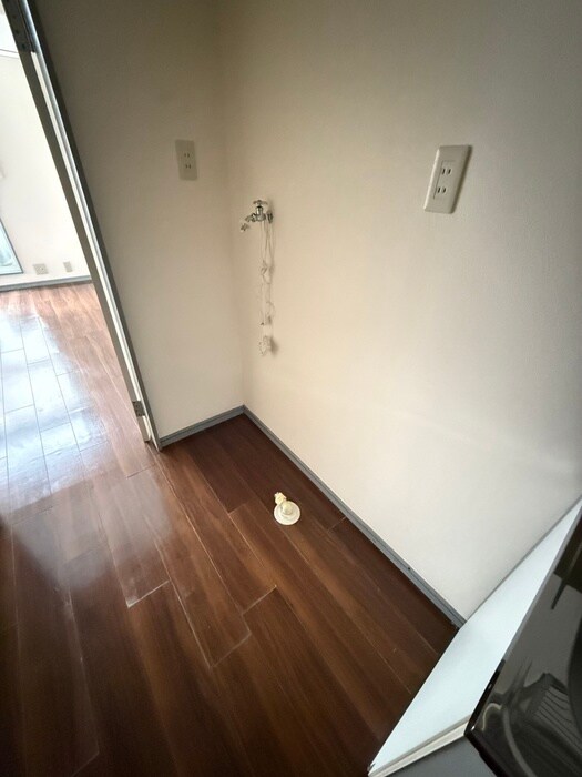 物件内観写真17　(洗濯機置場)