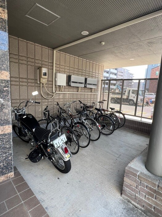 物件外観写真3　(駐輪場)