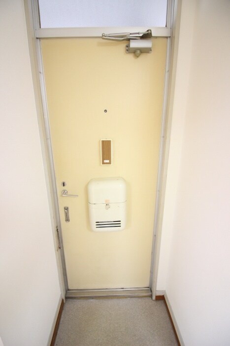 物件内観写真13　(玄関)