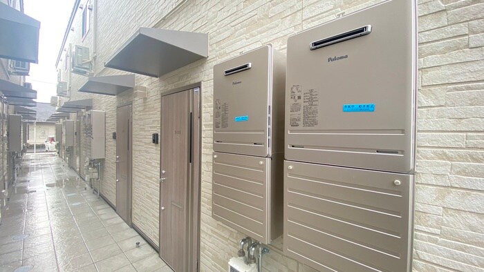 物件外観写真4　(エントランス部分)