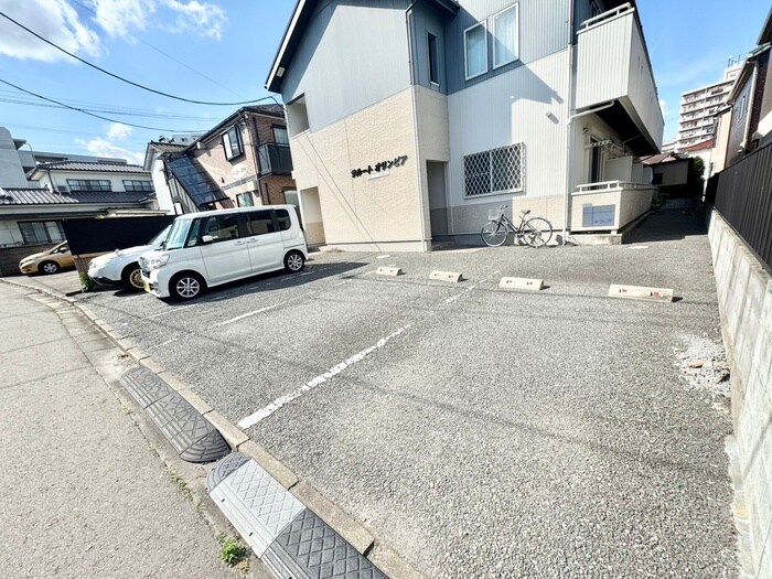 物件外観写真5　(駐車場)