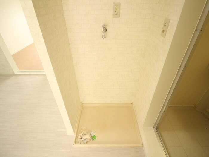 物件内観写真14　(洗濯機置場)