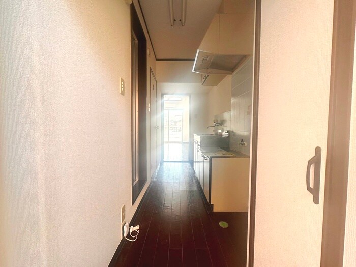 物件内観写真18　(廊下)