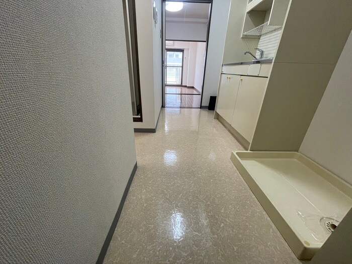 物件内観写真18　(廊下)