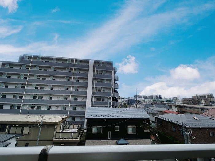 物件内観写真22　(室内からの展望)