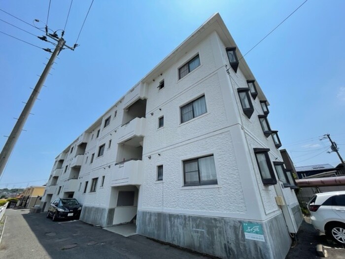 物件外観写真4　(エントランス部分)