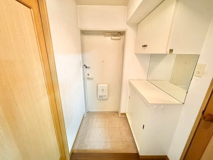 物件内観写真19　(玄関)