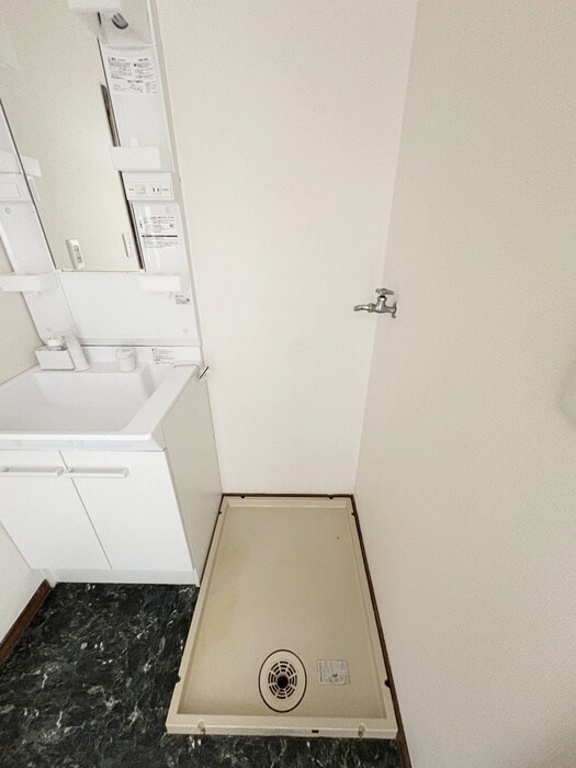 物件内観写真13　(洗濯機置場)