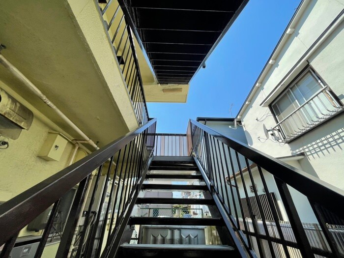 物件外観写真5　(エントランス部分)