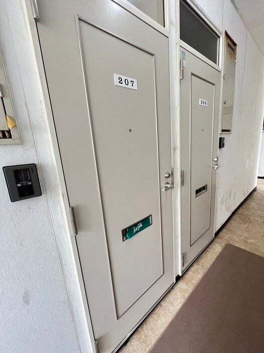 物件内観写真14　(玄関)