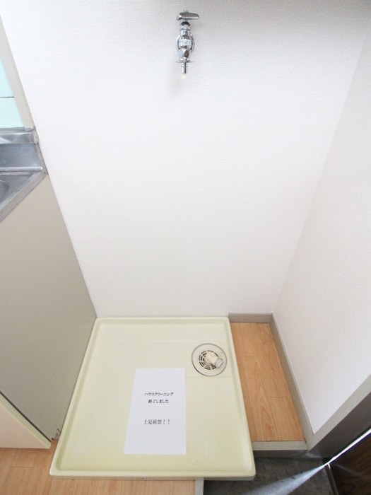 物件内観写真12　(洗濯機置場)