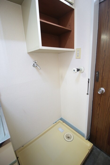 物件内観写真18　(洗濯機置場)