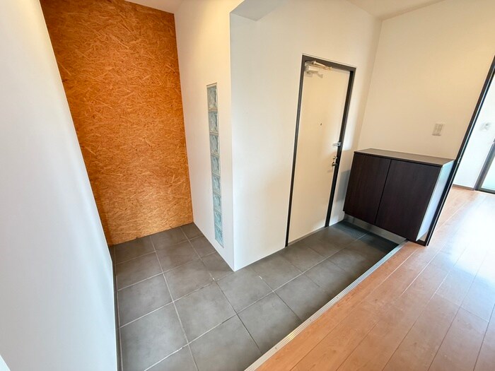 物件内観写真15　(玄関)