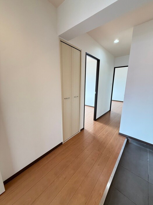 物件内観写真16　(廊下)