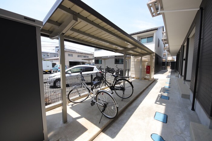 物件外観写真5　(駐輪場)