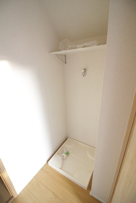 物件内観写真13　(洗濯機置場)