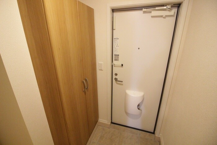 物件内観写真17　(玄関)