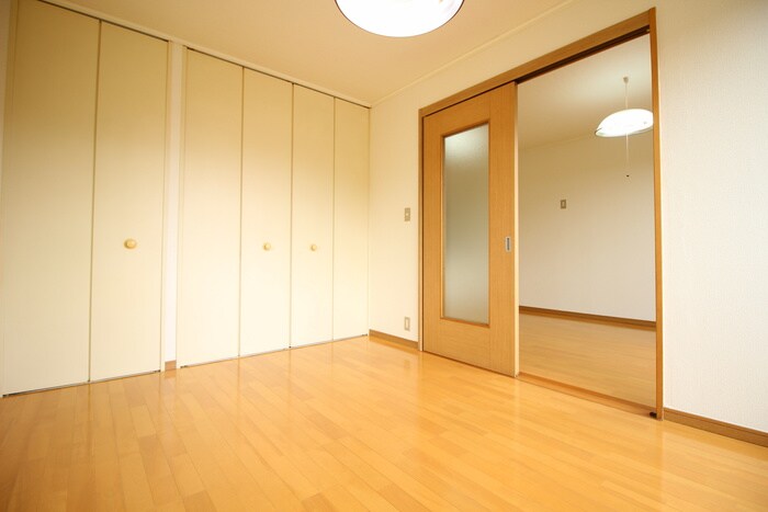 物件内観写真4　(居室)