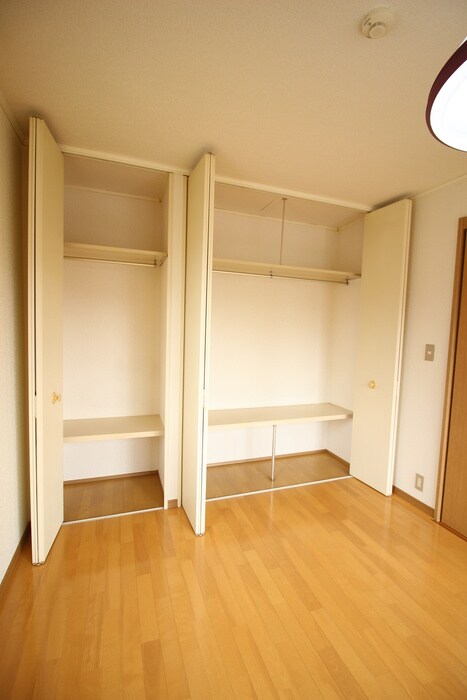 物件内観写真6　(収納)