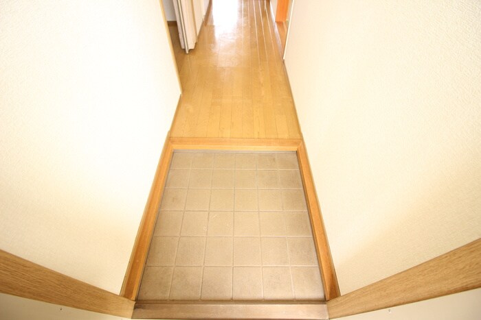 物件内観写真15　(玄関)
