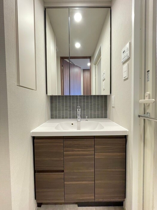 物件内観写真12　(洗面)