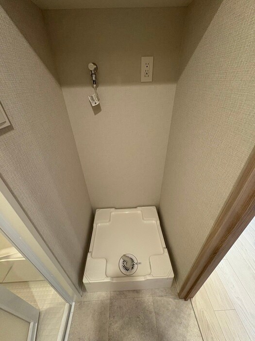 物件内観写真14　(洗濯機置場)