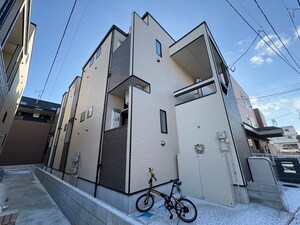 アゼリア八本松外観写真